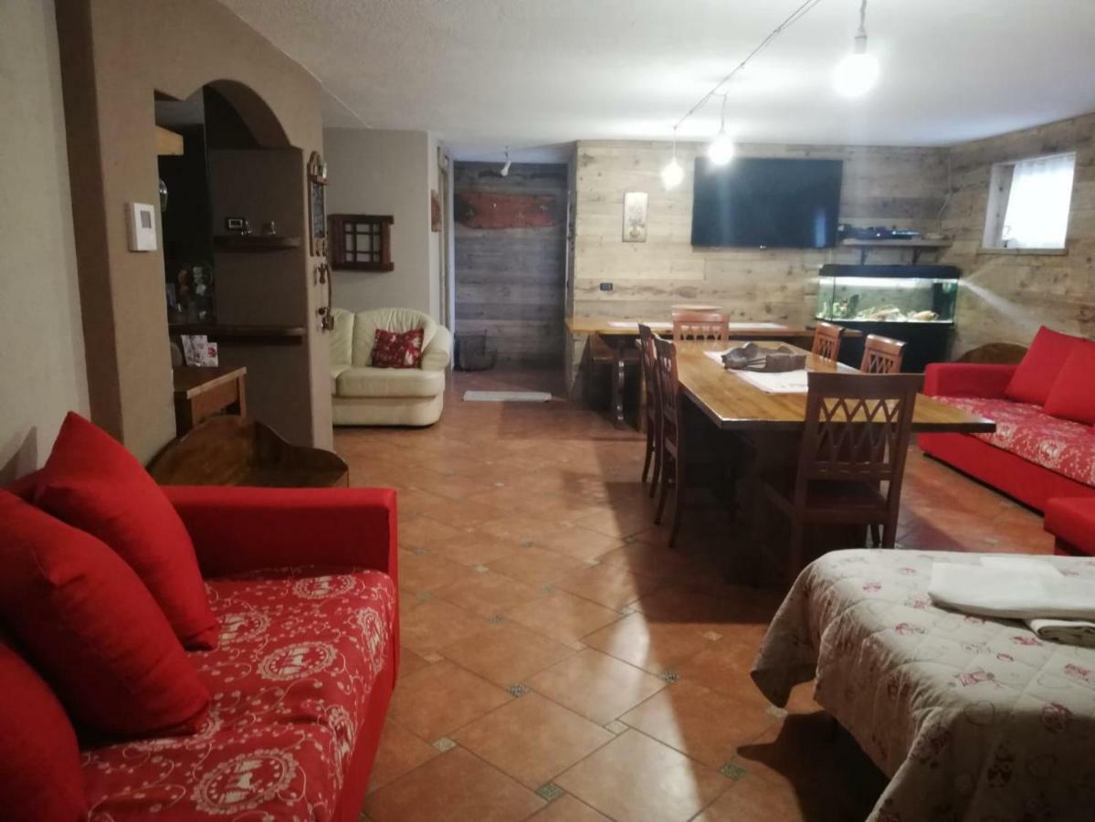 La Taverna Di Elide Aymavilles Eksteriør bilde