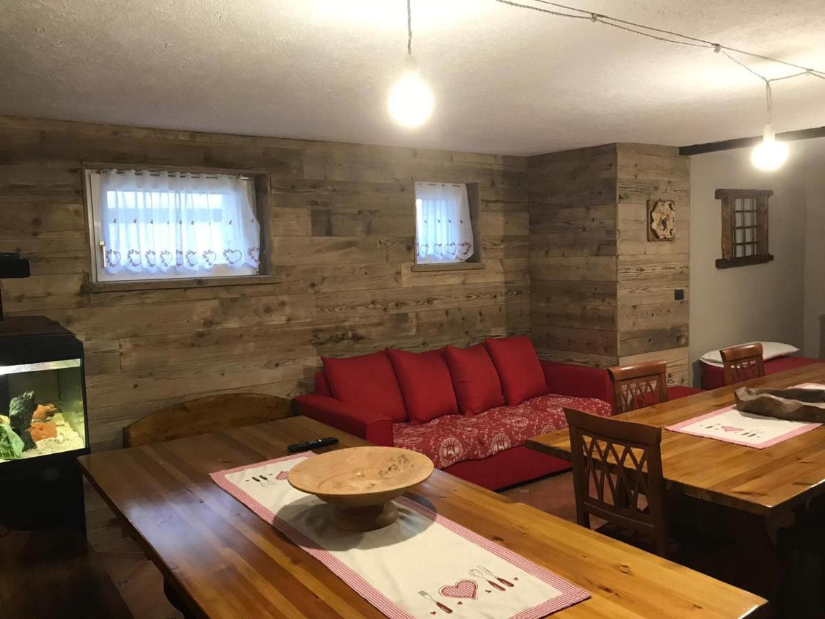 La Taverna Di Elide Aymavilles Eksteriør bilde